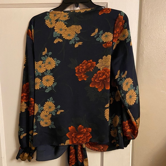 Kimono Style Blouse, Navy w/ bright floral pattern - Picture 3 of 9